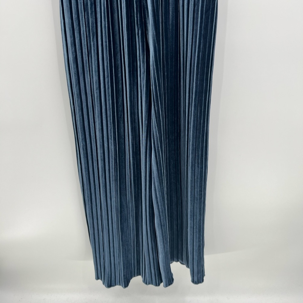 Minkpink Lex blue velvet jumpsuit - Picture 5 of 7